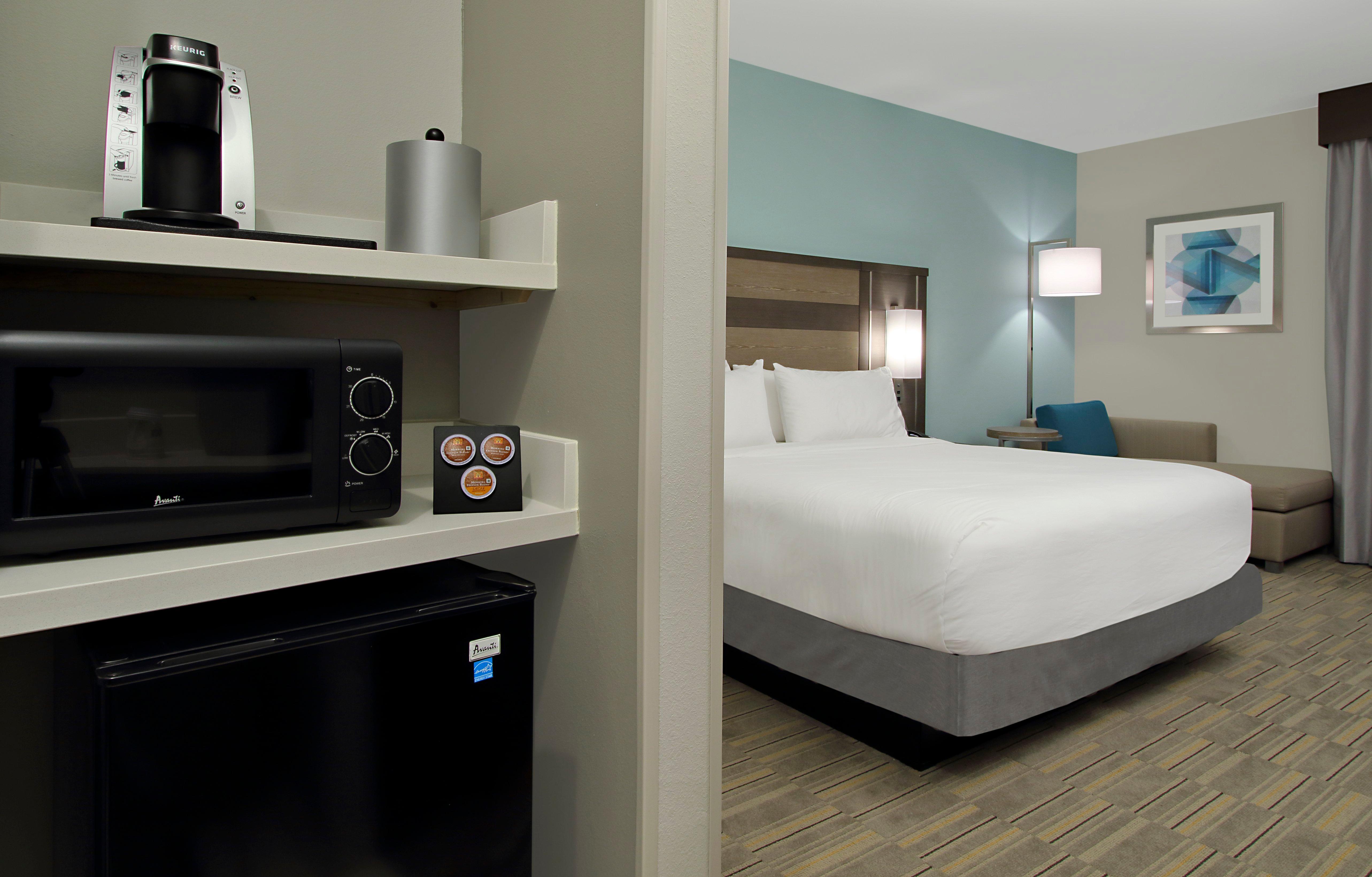 Holiday Inn Express & Suites - Lake Charles South Casino Area By Ihg Exterior photo