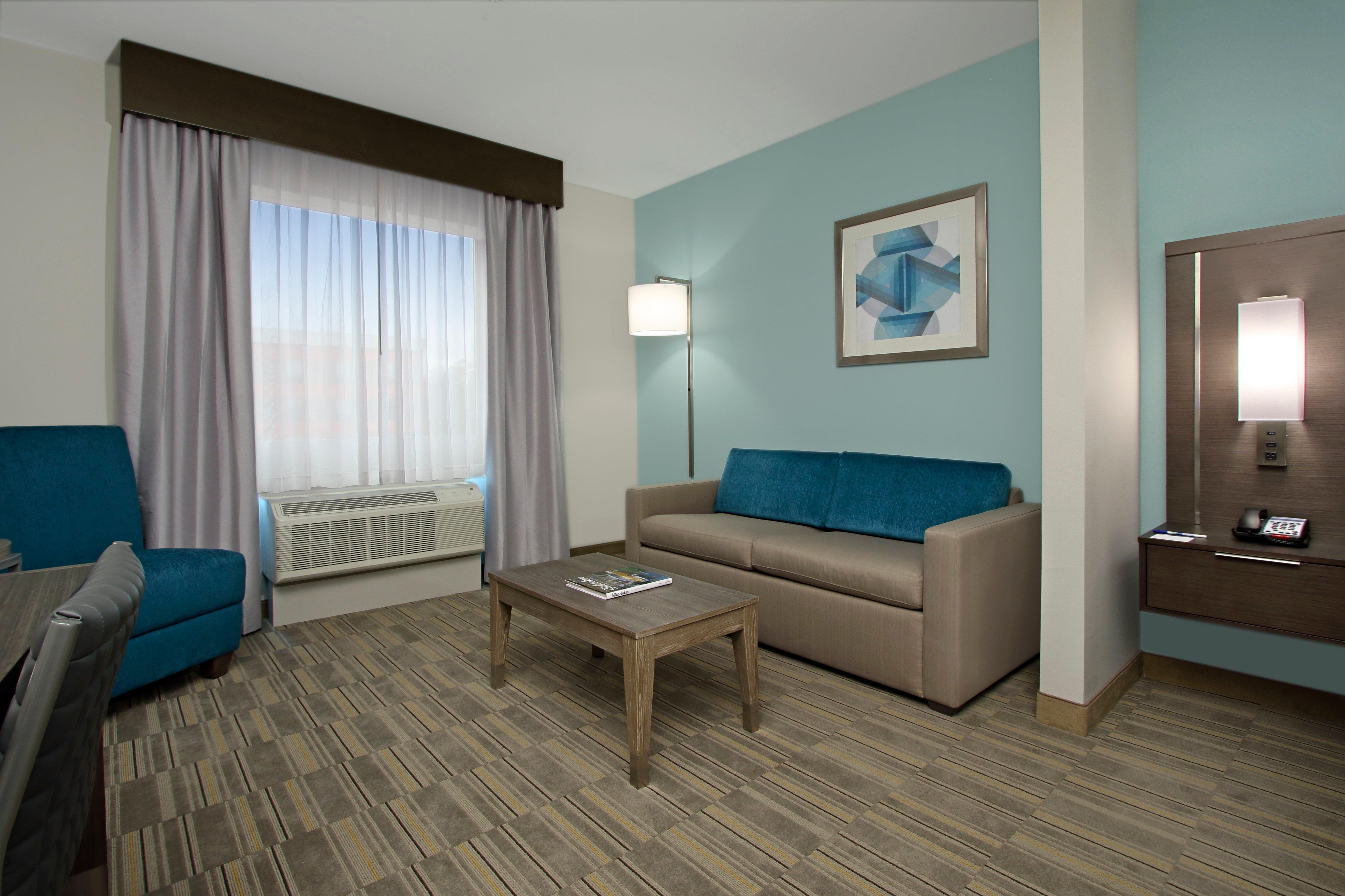 Holiday Inn Express & Suites - Lake Charles South Casino Area By Ihg Exterior photo