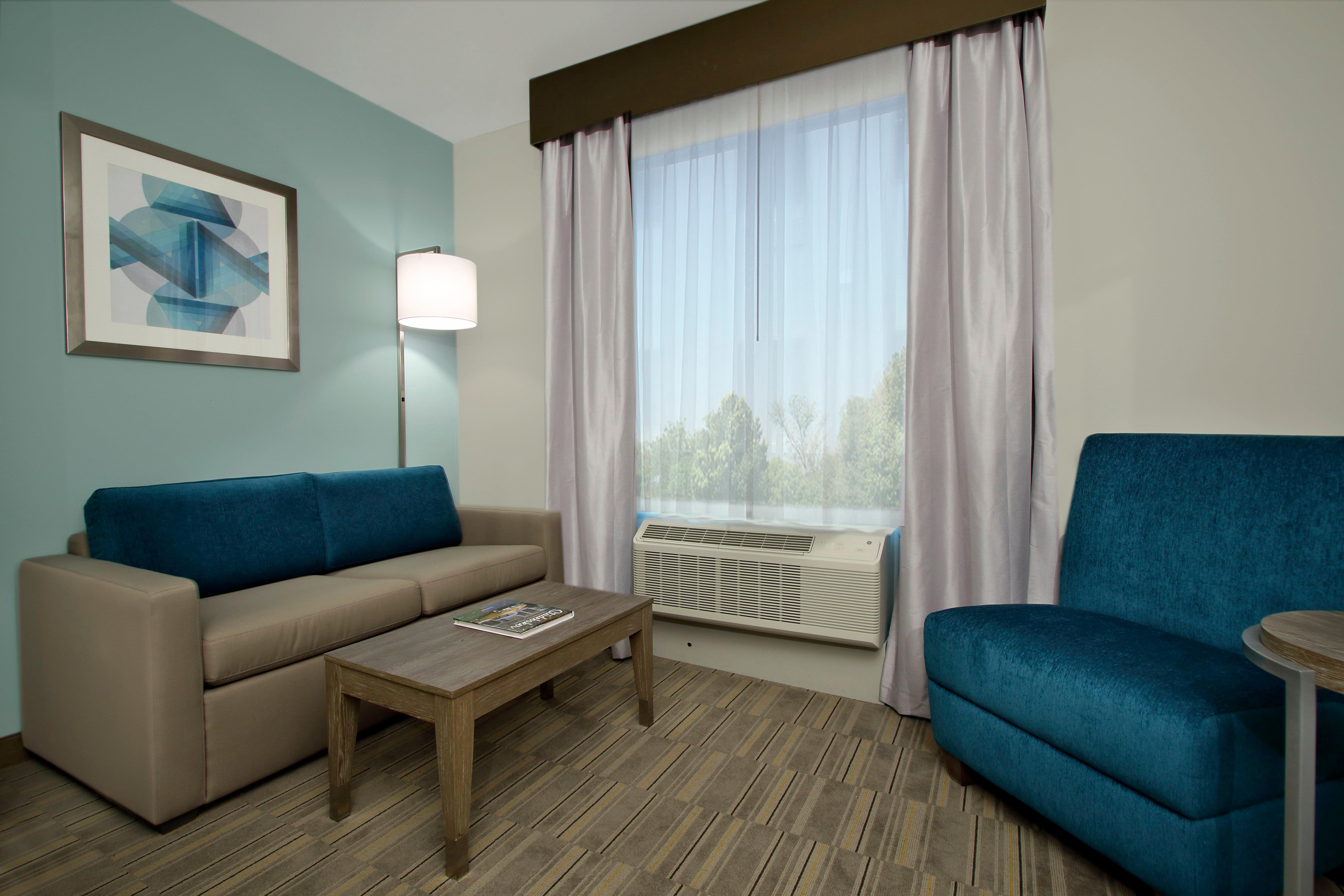 Holiday Inn Express & Suites - Lake Charles South Casino Area By Ihg Exterior photo