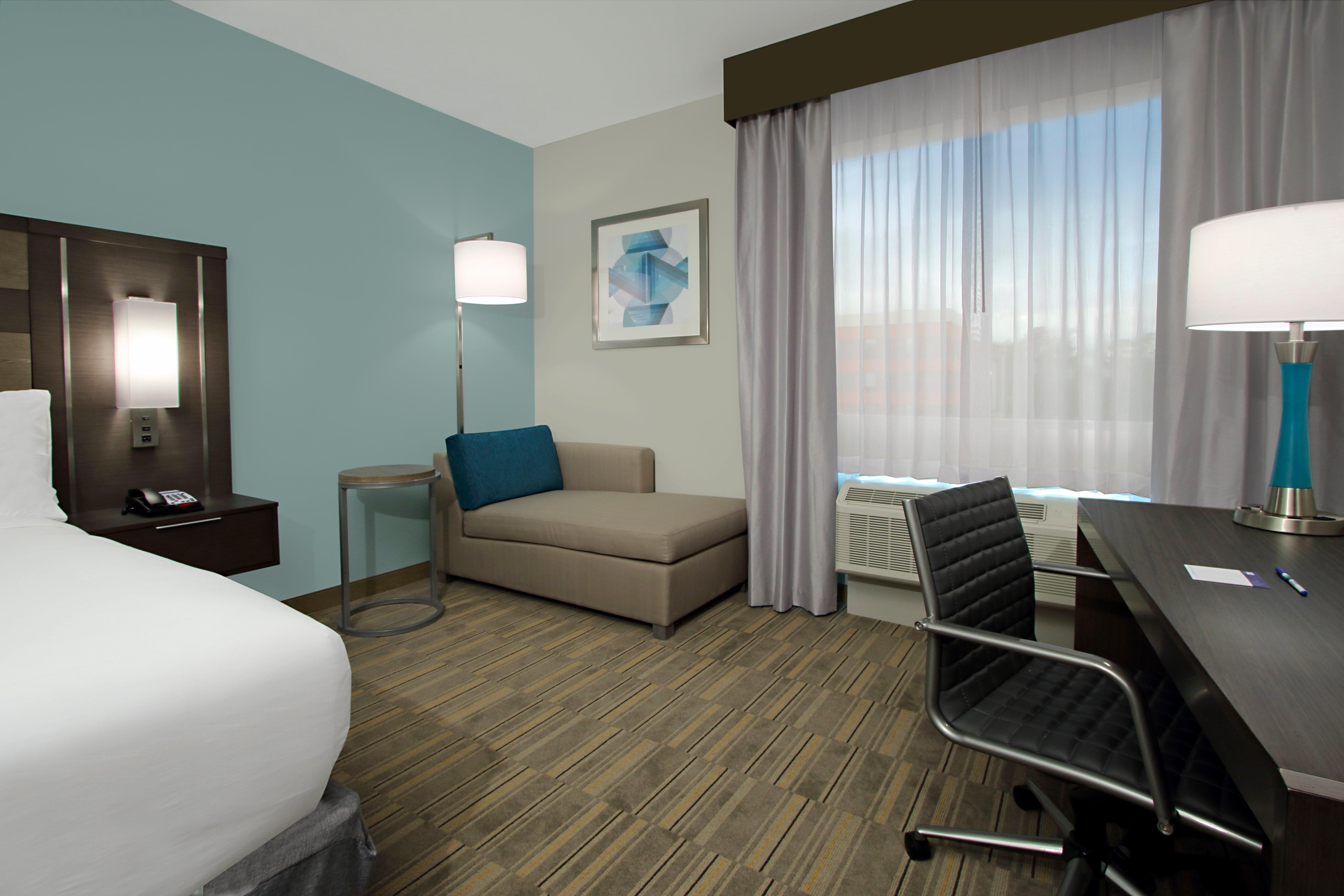 Holiday Inn Express & Suites - Lake Charles South Casino Area By Ihg Exterior photo