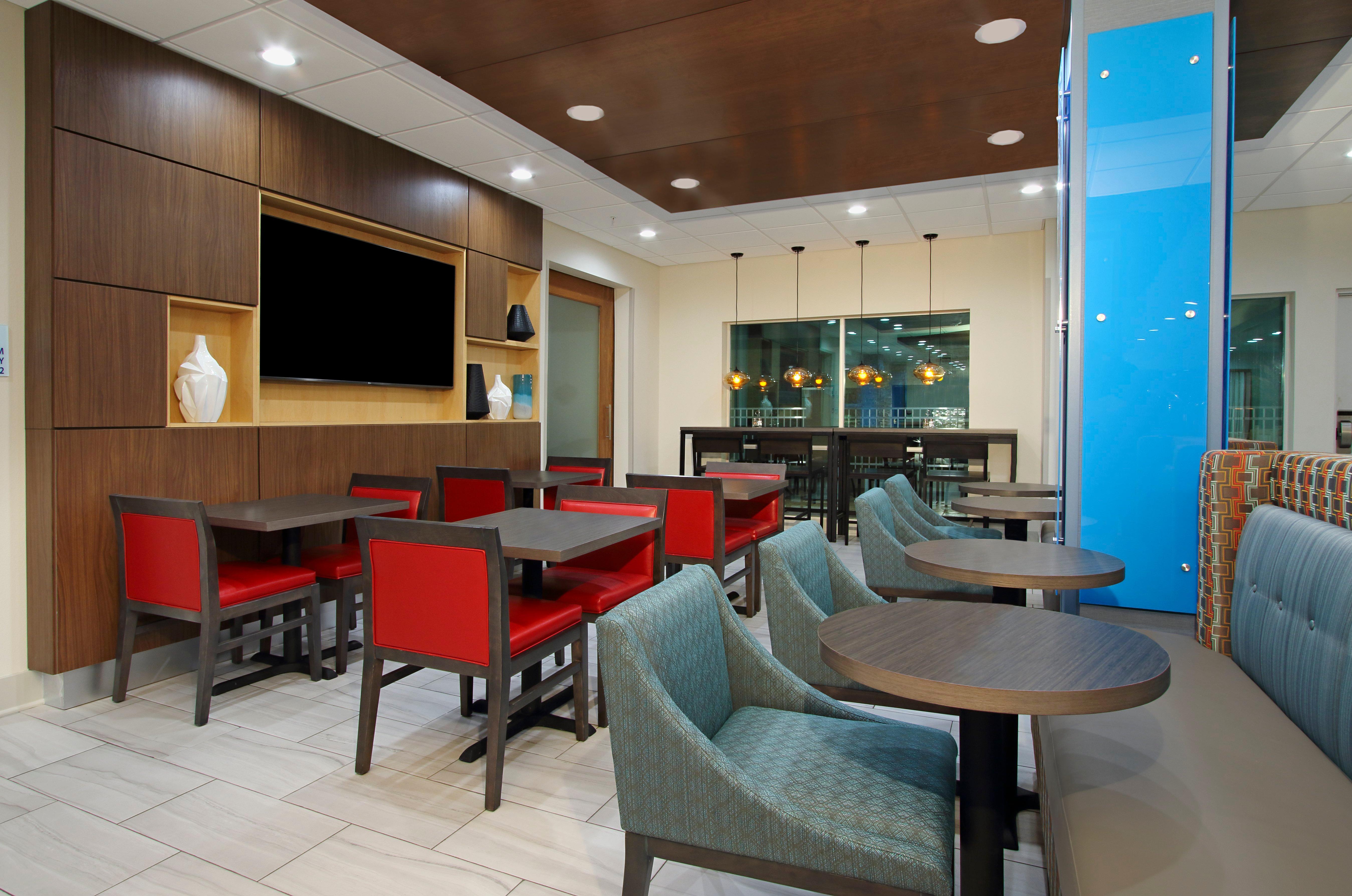 Holiday Inn Express & Suites - Lake Charles South Casino Area By Ihg Exterior photo