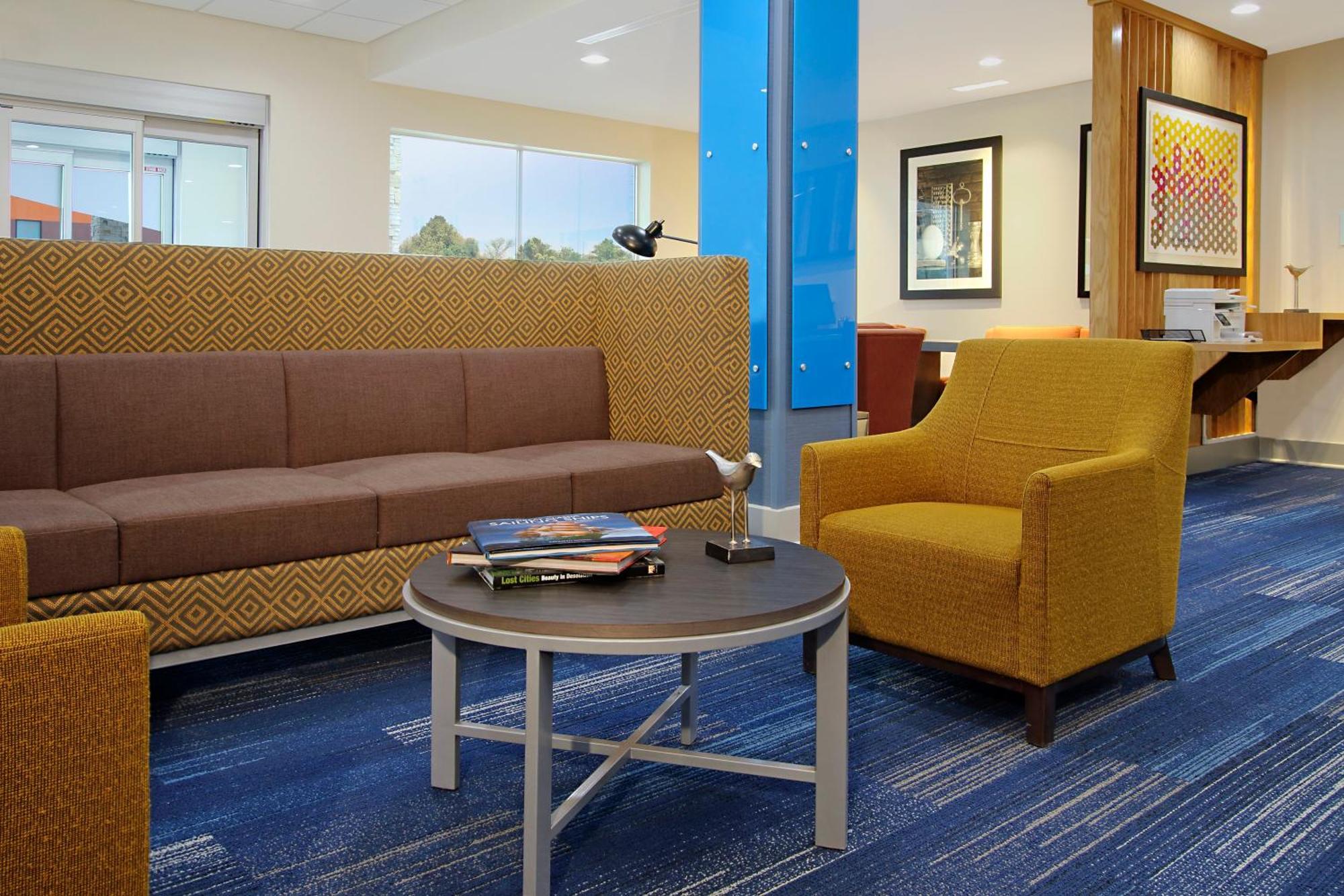 Holiday Inn Express & Suites - Lake Charles South Casino Area By Ihg Exterior photo