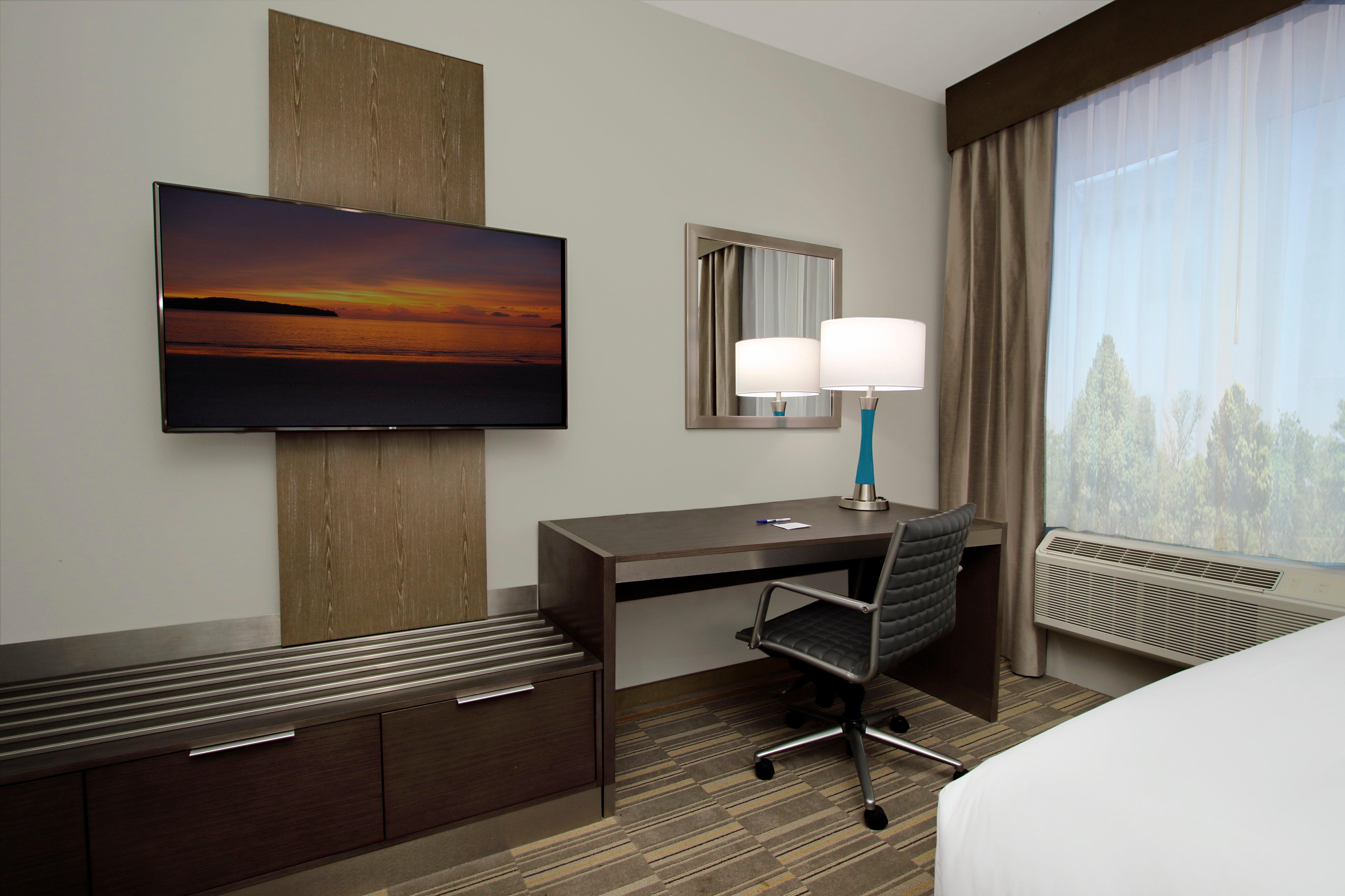 Holiday Inn Express & Suites - Lake Charles South Casino Area By Ihg Exterior photo